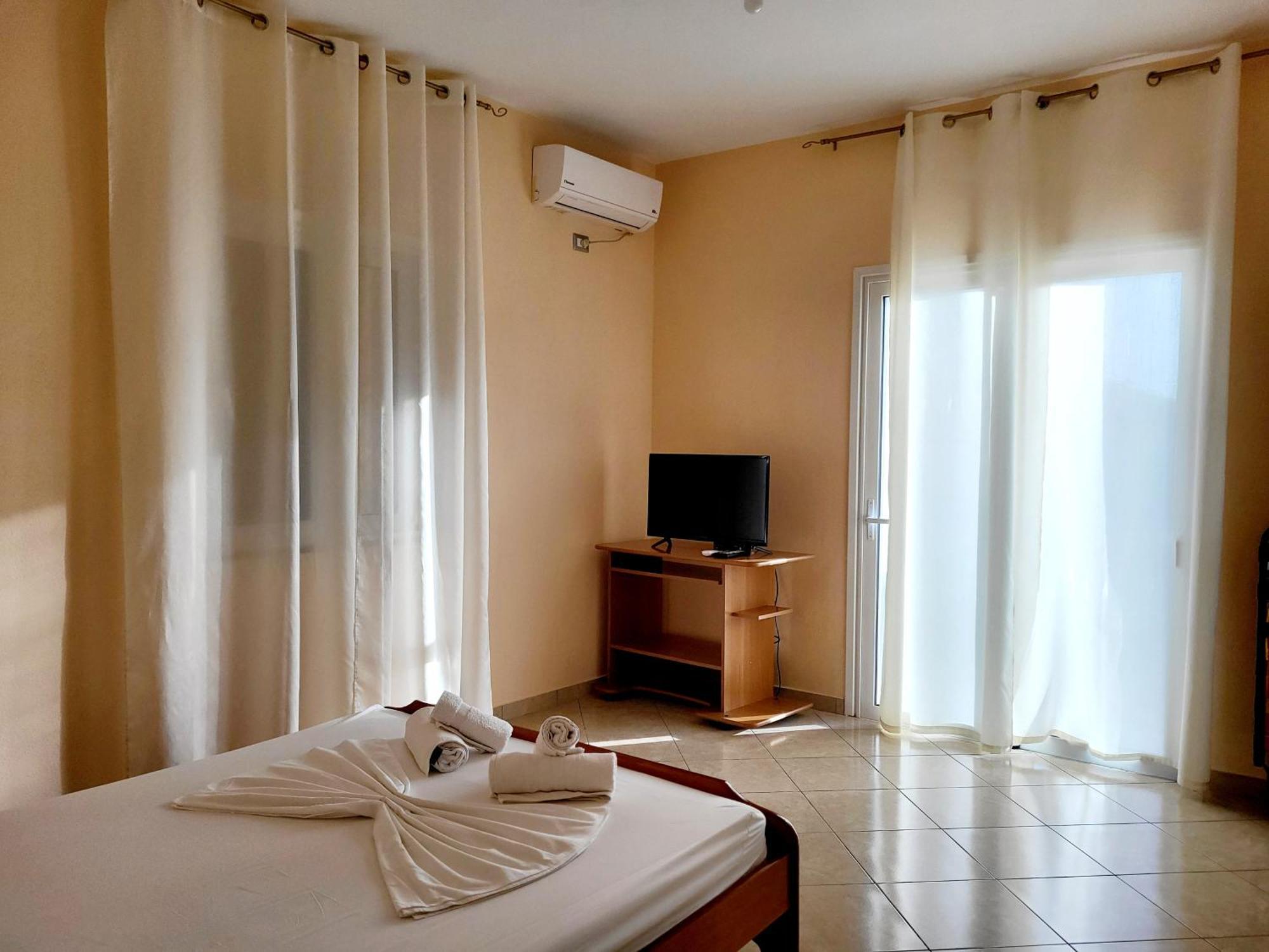 Vila Sulozeqi Apartment Sarande Luaran gambar