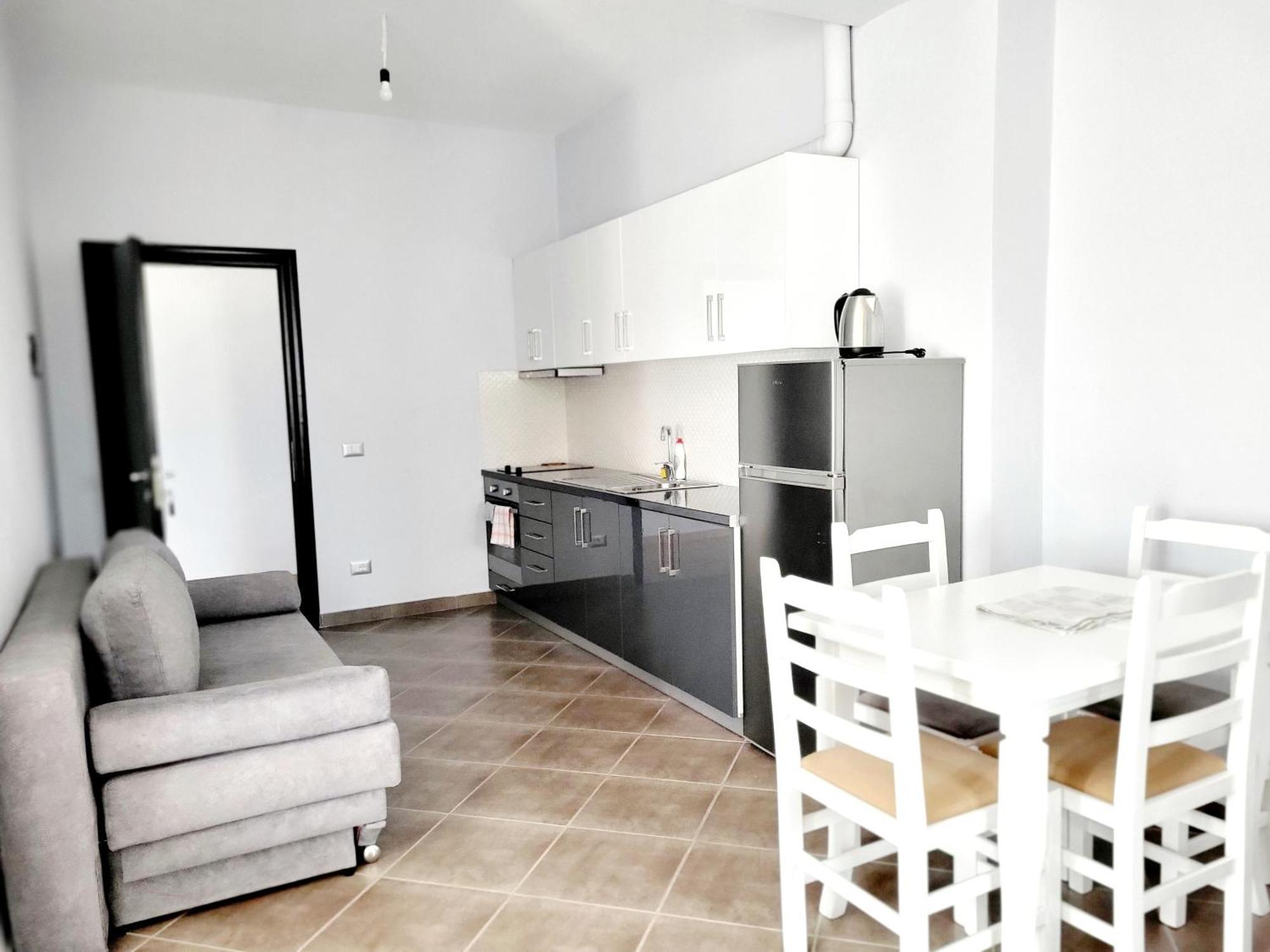 Vila Sulozeqi Apartment Sarande Bilik gambar