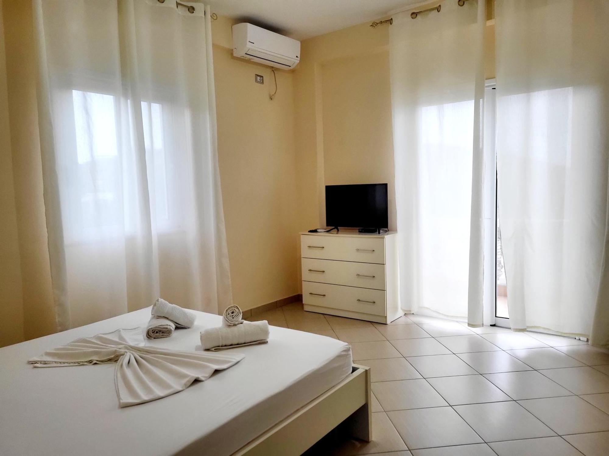 Vila Sulozeqi Apartment Sarande Luaran gambar